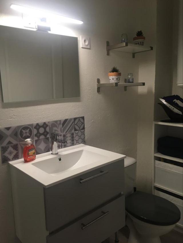 Studio Cosy A Orange أُرانْجْ المظهر الخارجي الصورة